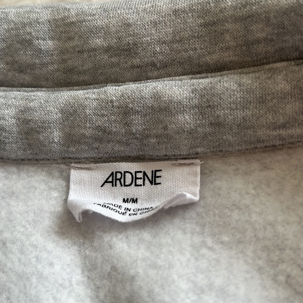 Button up - Picture 2 of 5